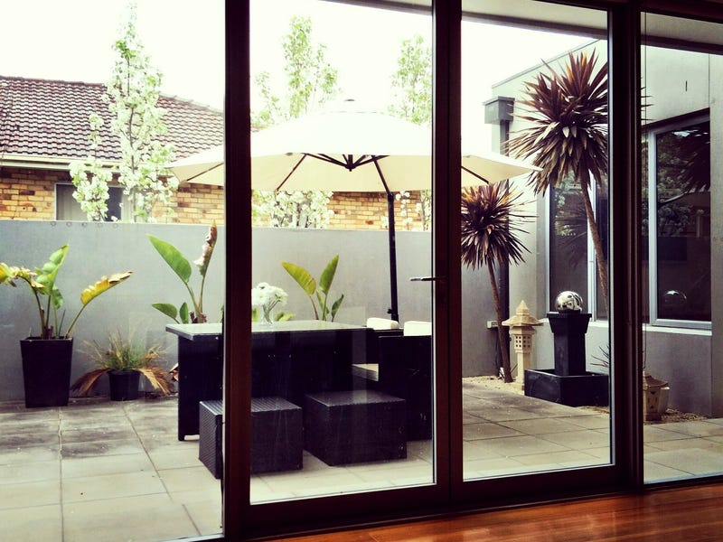 SIMPLY THE BEST. Modern, stunning 3