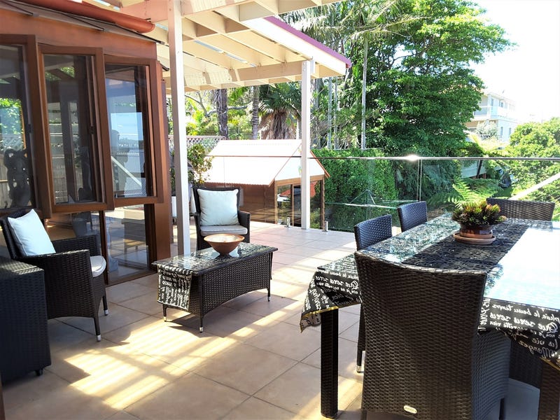 (Now Leased) 3brm, plus Parent Retreat/Office/Study, with Spa, Fireplace and Amazing Views