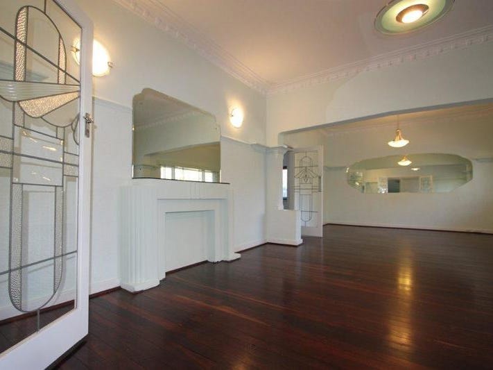 Beautifully Renovated Character Home in 6
