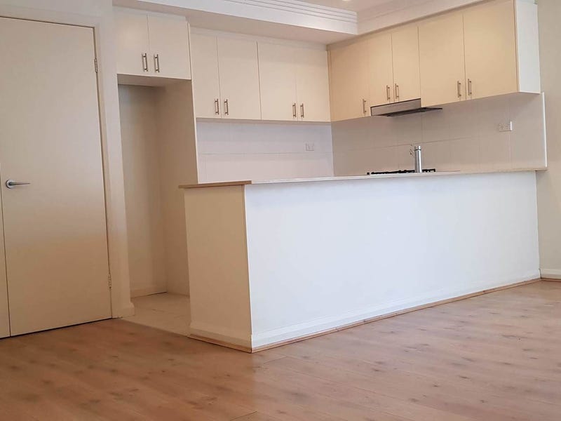 Super quiet and private with huge pet friendly entertainer’s courtyard