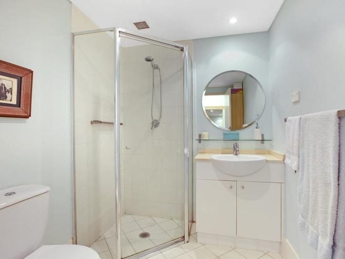 Beautifully furnished one bedroom apartment 4