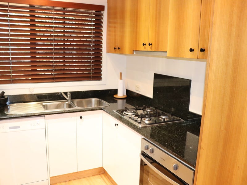 3 bedroom townhouse with beautiful 9