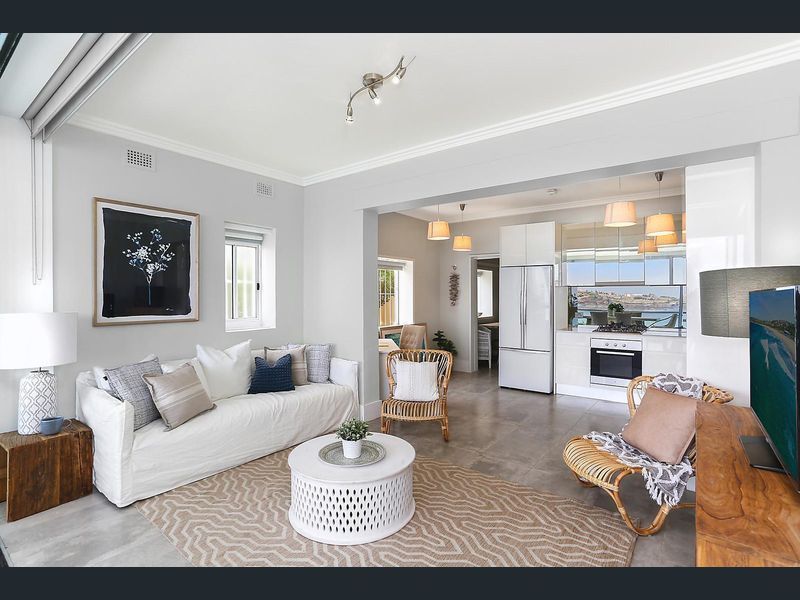 Absolute beach front apartment!!! 4