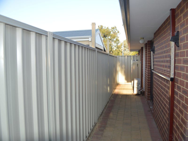 Stylish home close to transport, 4