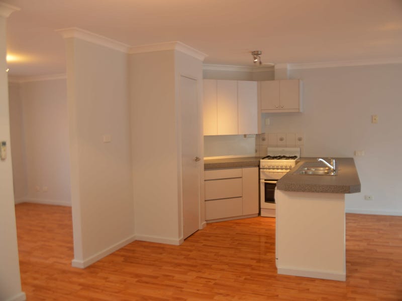 Stylish home close to transport, 5