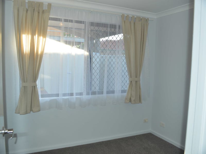 Stylish home close to transport, 6