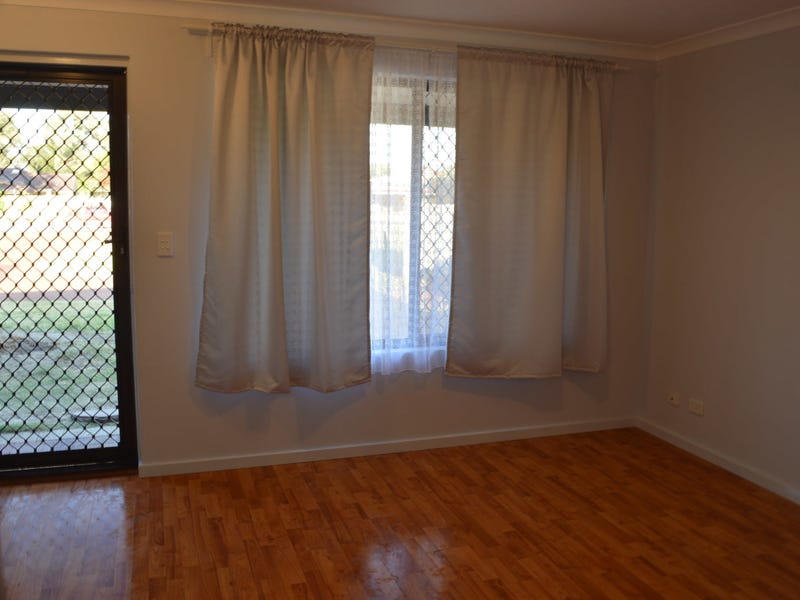 Stylish home close to transport, 7