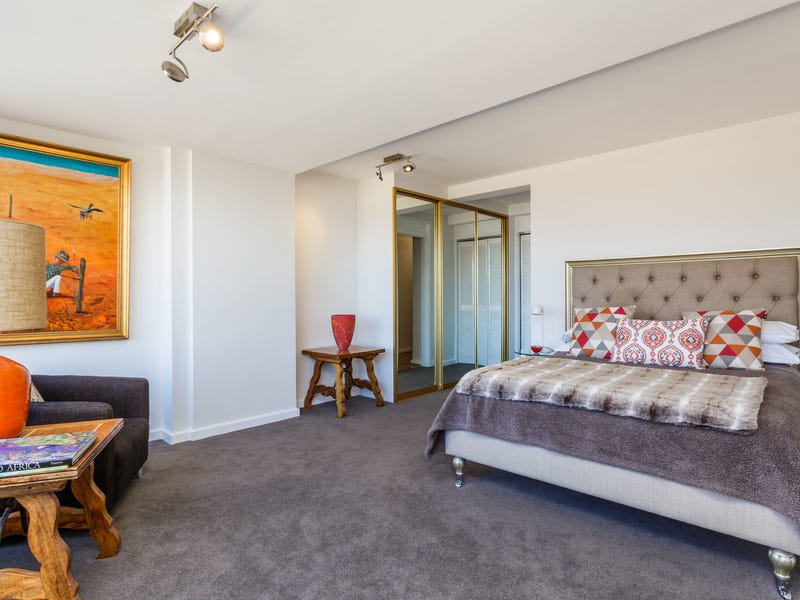 Executive Apartment With River Views 8