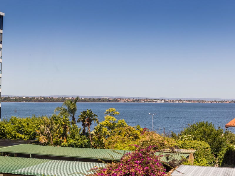 Executive Apartment With River Views 11