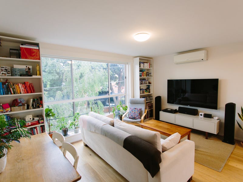 FULLY FURNISHED ONE-OF-A-KIND SUNNY APARTMENT 2