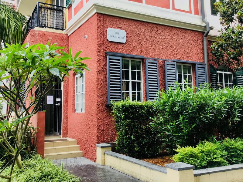 European Living at Beautiful Emerald 2