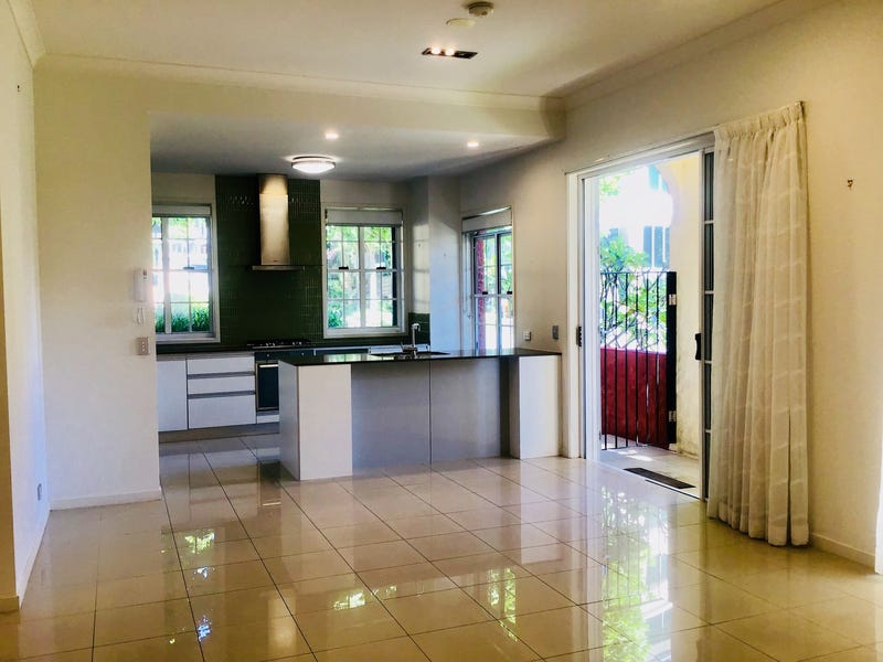 European Living at Beautiful Emerald 5