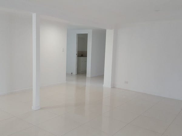 Newly Renovated 2 Kitchen + 5