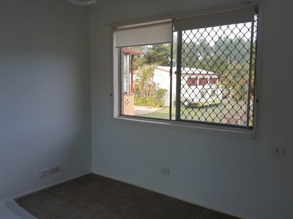 Newly Renovated 2 Kitchen + 9