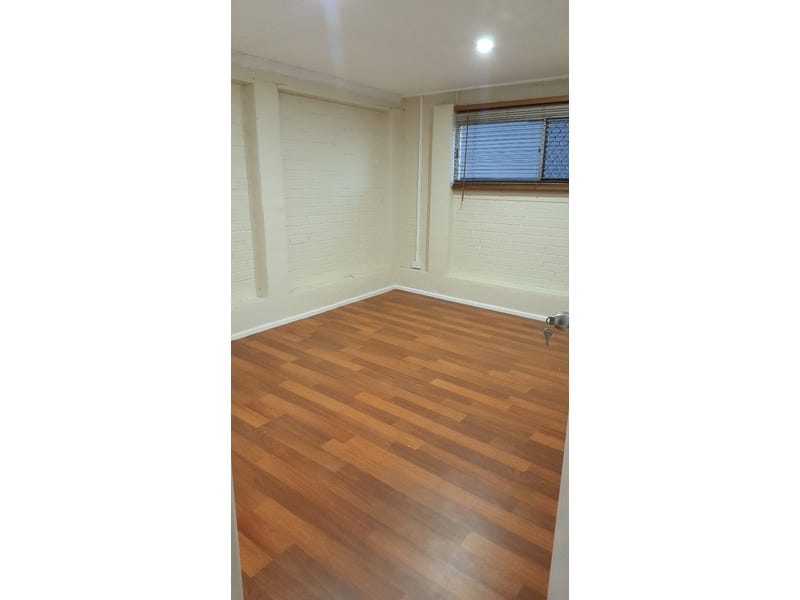 Newly Renovated 2 Kitchen + 14