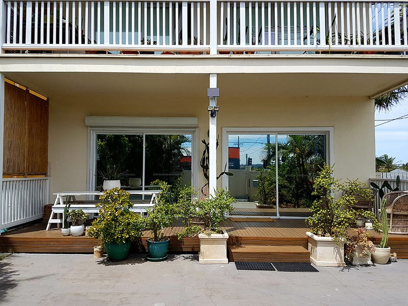 NORTH CURL CURL, BEACHSIDE, GARDEN APARTMENT
