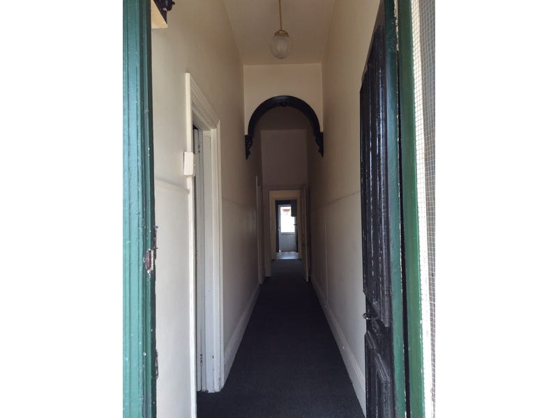 Two bedrrom, clean house close to public transport