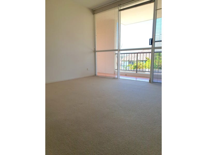 FIRST WEEKS RENT FREE. This 14