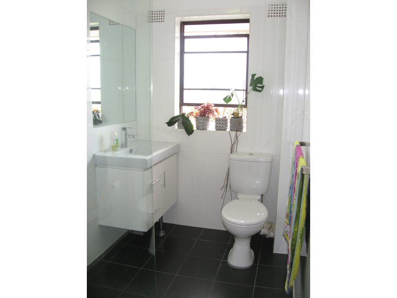 TOP FLOOR GEM, PRIME LOCATION- 5