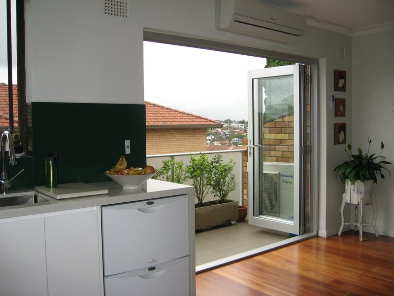 TOP FLOOR GEM, PRIME LOCATION- 6