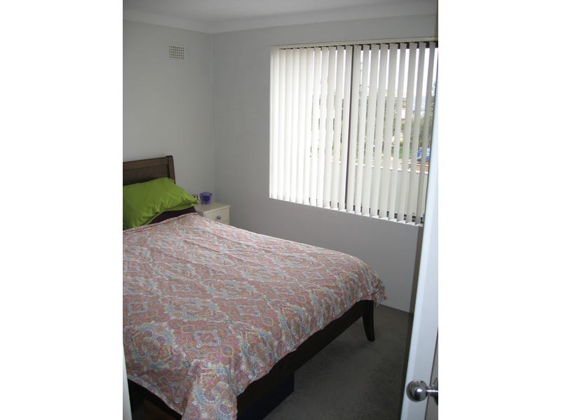 TOP FLOOR GEM, PRIME LOCATION- 9