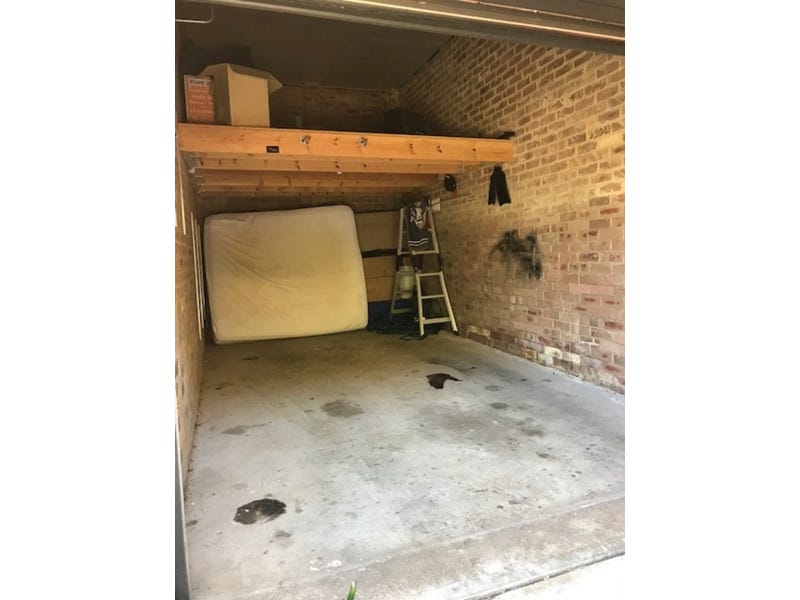 TOP FLOOR GEM, PRIME LOCATION- 11