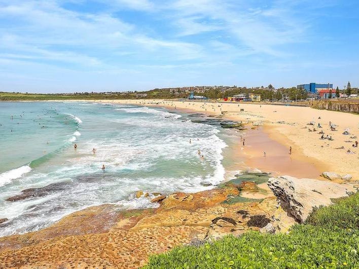 Modern Maroubra Beachfront Apartment 11