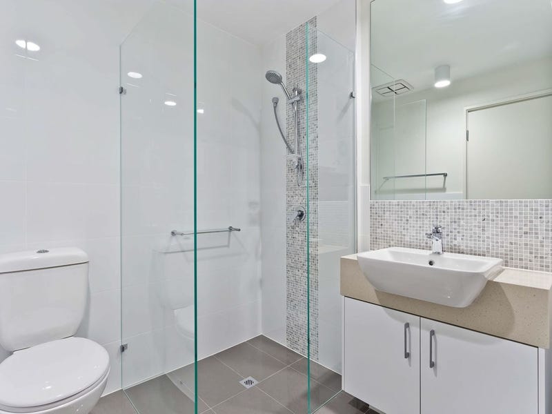 Stylish & conveniently located Highgate 12