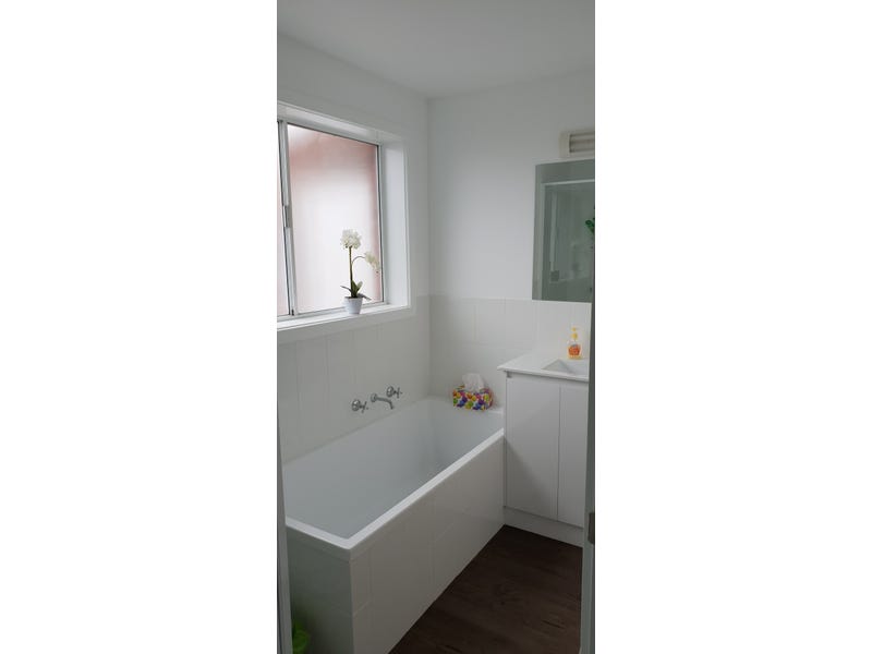PORT FAIRY CENTRAL SPACIOUS 2 5