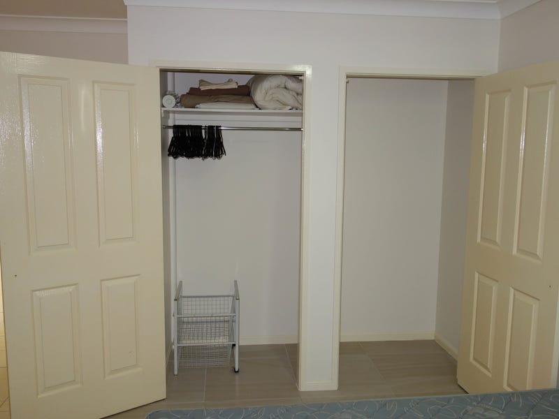EDGE HILL, partly-furnished apartment 6