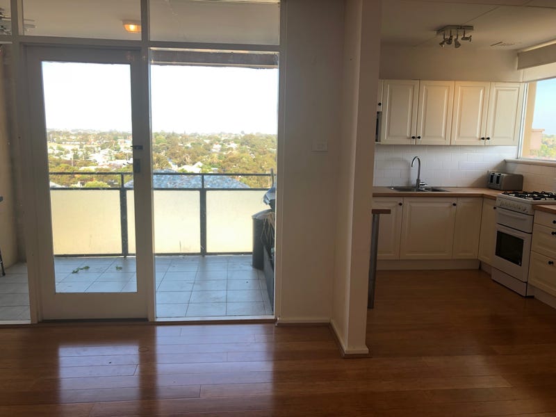 Bright 2 bedroom unit with 3