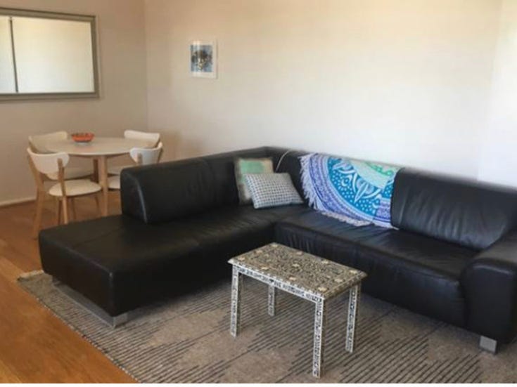 Bright 2 bedroom unit with 7
