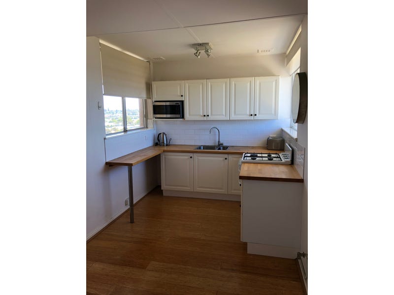 Bright 2 bedroom unit with 12