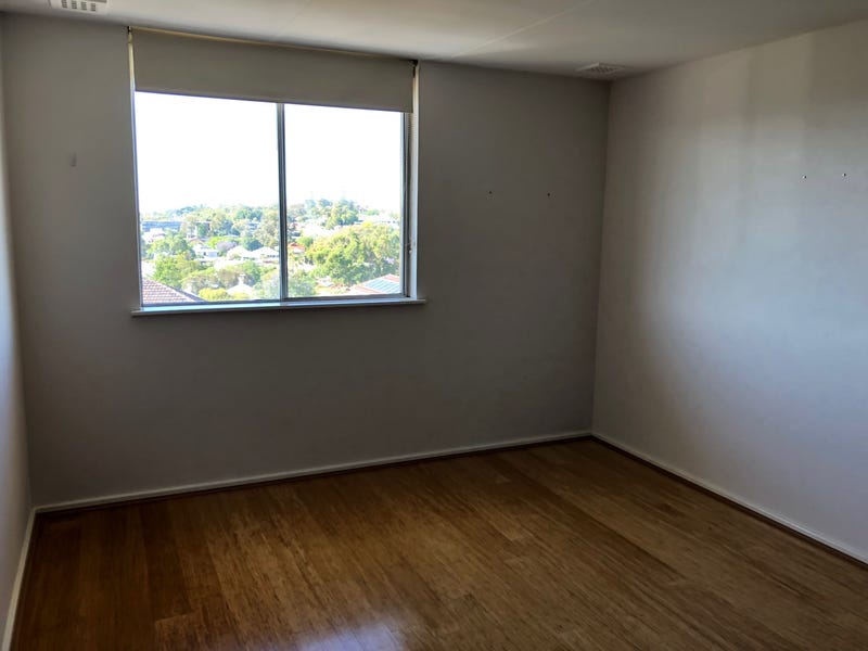 Bright 2 bedroom unit with 13