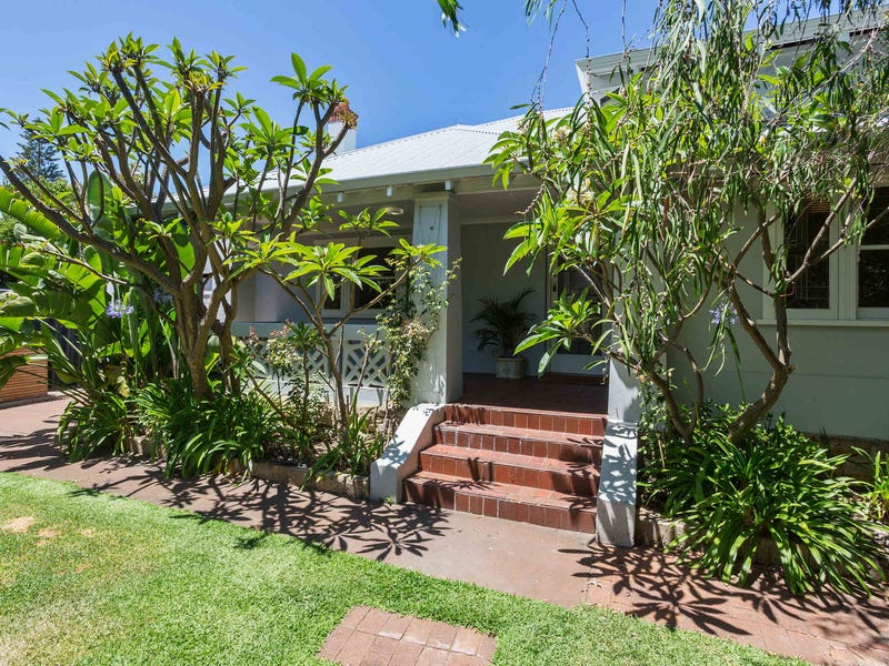 Large Family Home – Charming 2