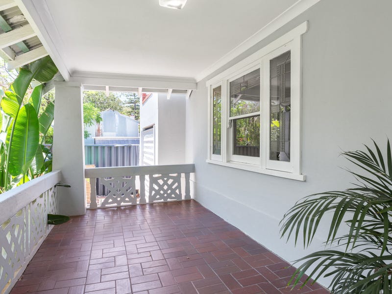 Large Family Home – Charming 5
