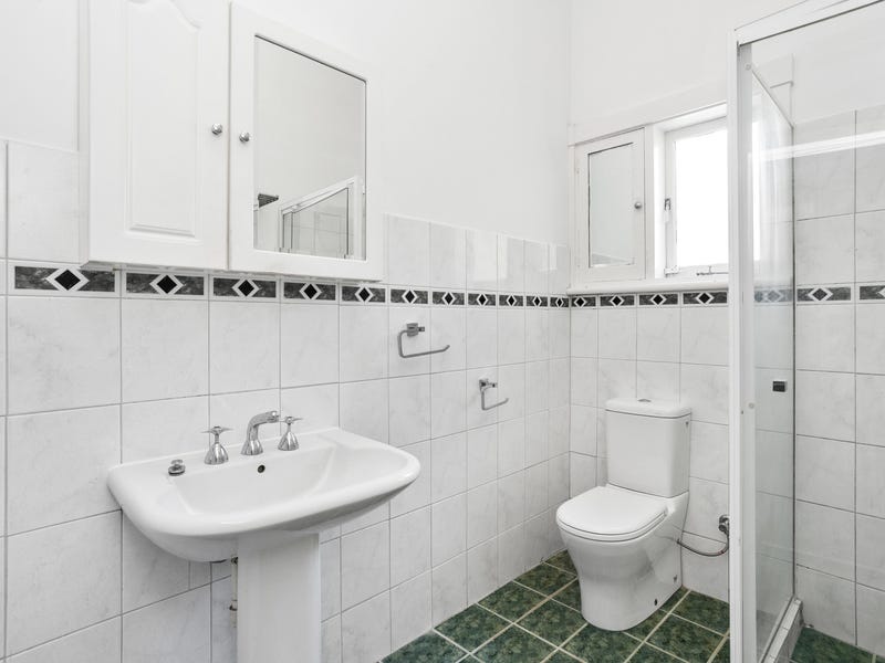 Large Family Home – Charming 9