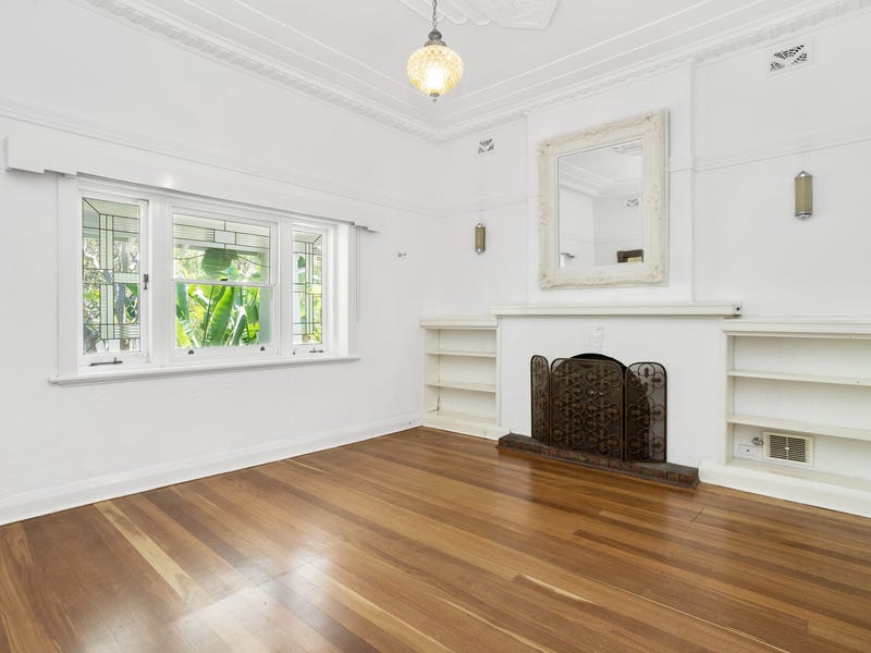 Large Family Home – Charming 10