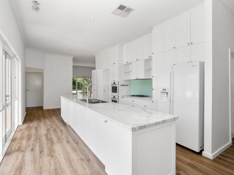Large Family Home – Charming 14
