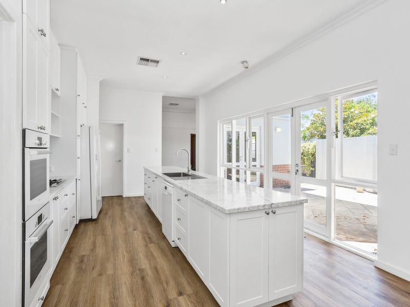 Large Family Home – Charming 16
