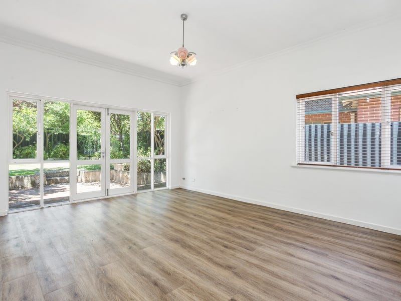 Large Family Home – Charming 17
