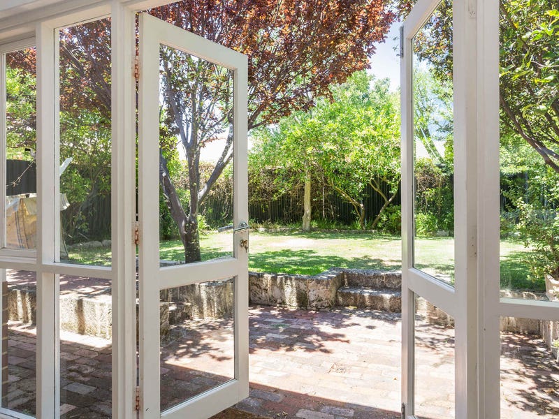 Large Family Home – Charming 19