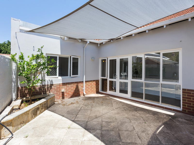 Large Family Home – Charming 28