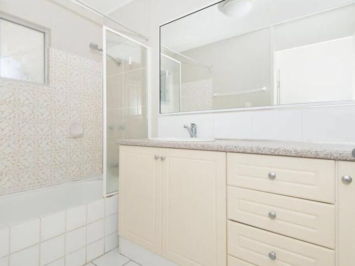 Spacious duplex in Sycamore Street 5