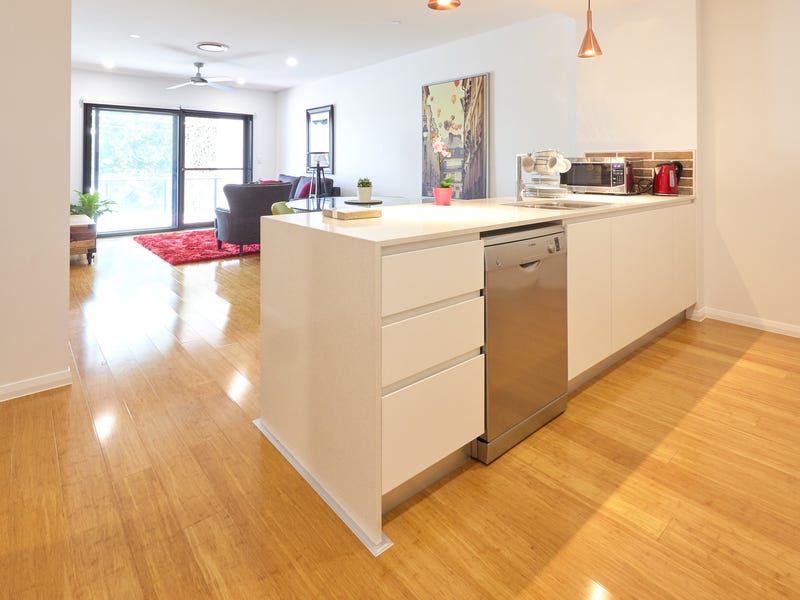 FULLY FURNISHED $470 PER WEEK 3