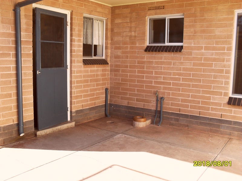 Modern Unit with Sea Views 12
