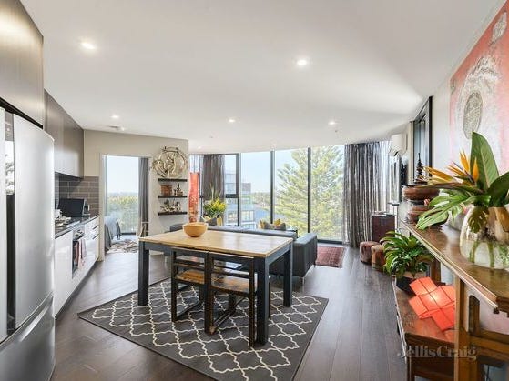 2 bed 2 bath with 8