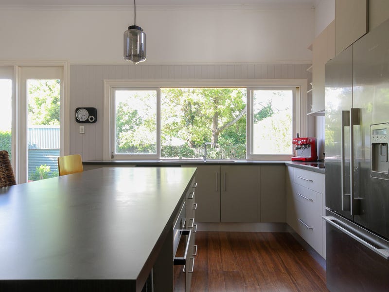 Charming cottage in quiet street, 6