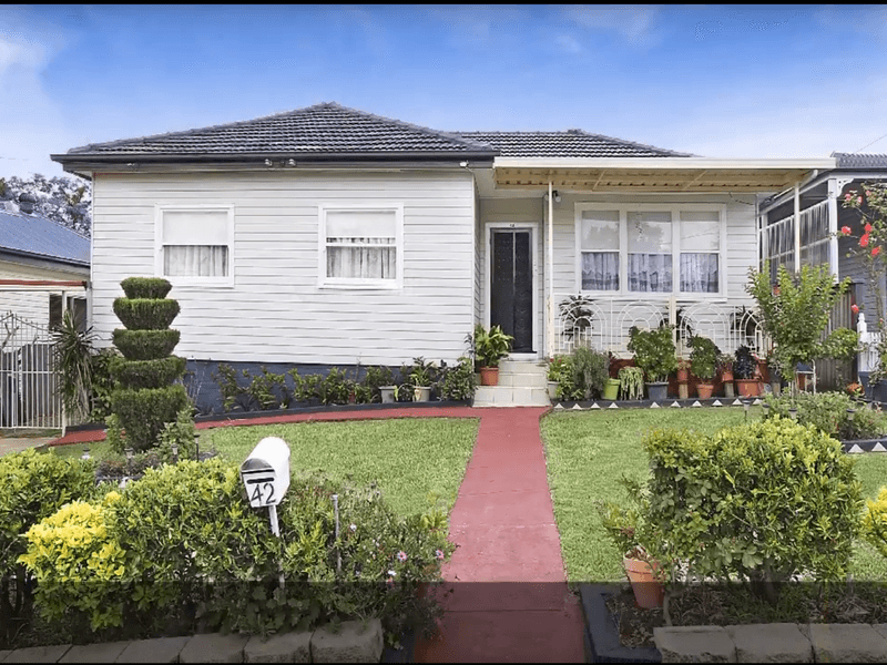 FAMILY HOME close to Seven Hills and Blacktown stations