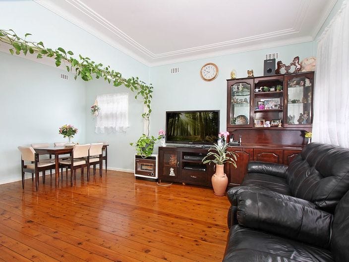 FAMILY HOME close to Seven 2